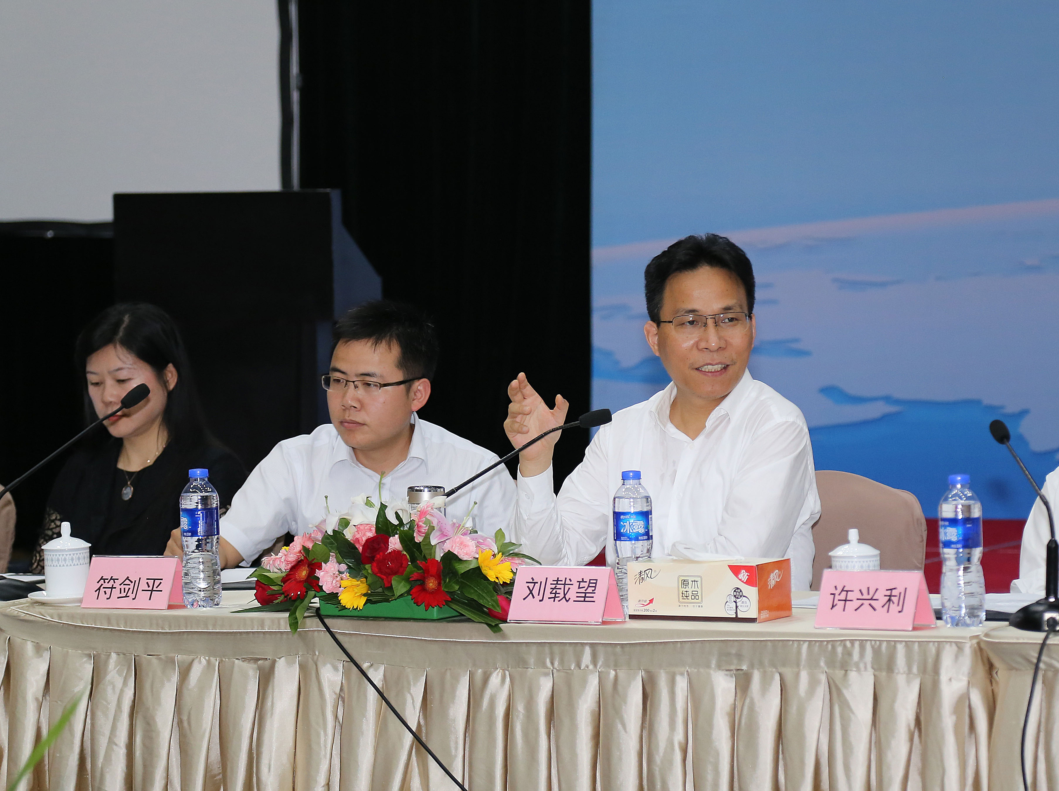 青春如诗 圆梦Z6尊龙凯时——Z6尊龙凯时集团2017年校招生始业培训在京顺遂举行